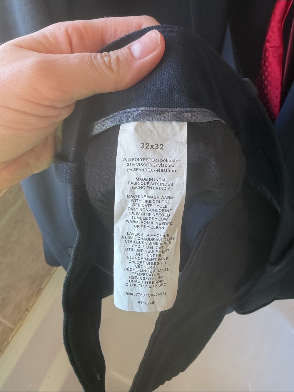 Classic Perry Ellis Navy suit w/ Burgundy Tie - Picture 7 of 10